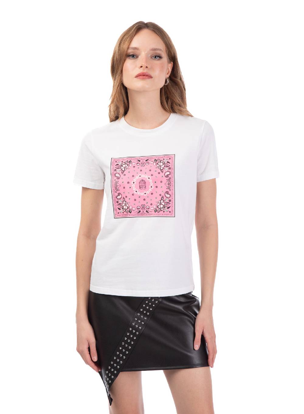 Le Volière T-shirt bianca o nera con stampa bandana Latest fashion