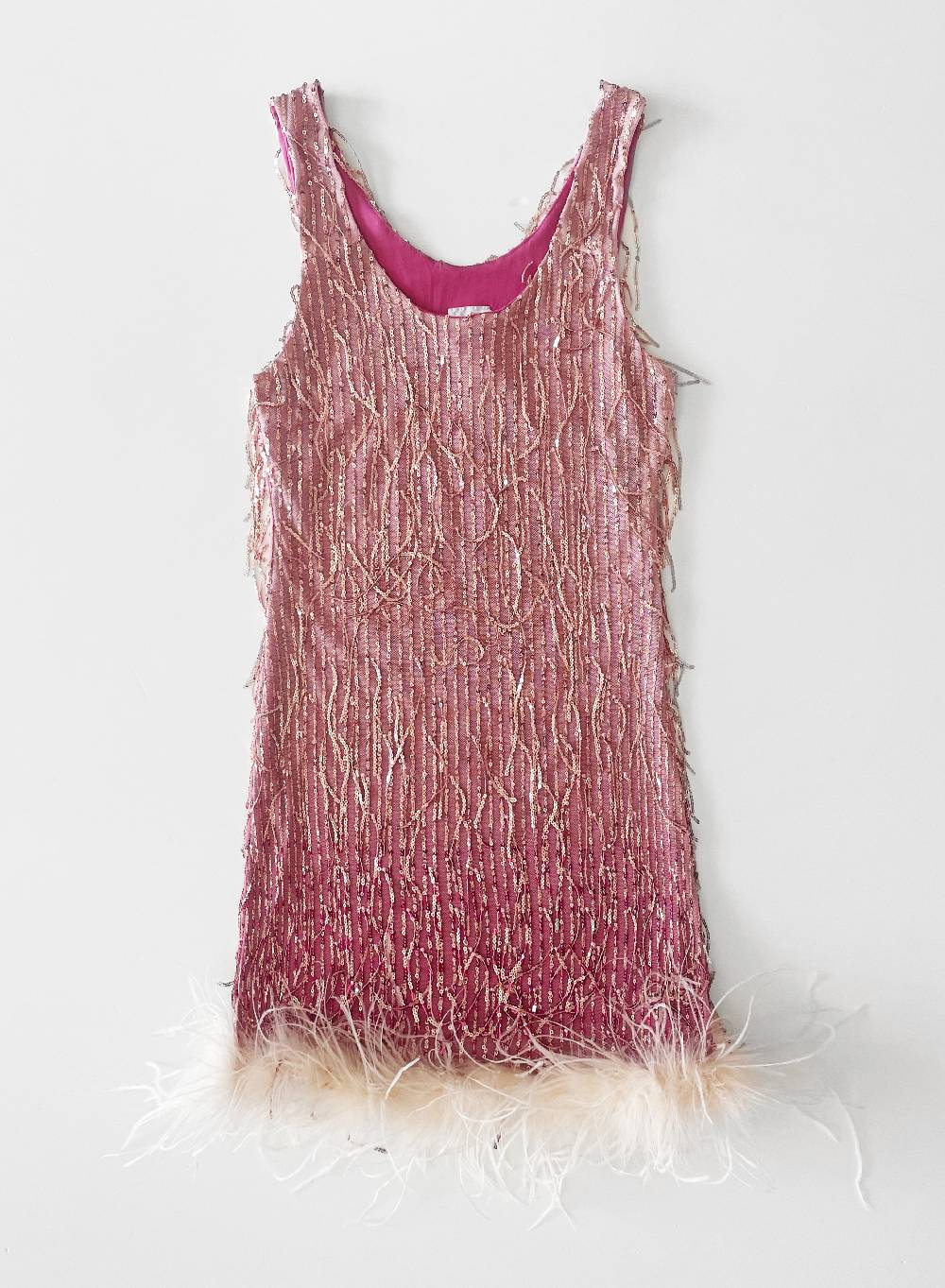 Le Volière DAISY Vestito rosa di paillettes con piume Solo un giorno rimasto