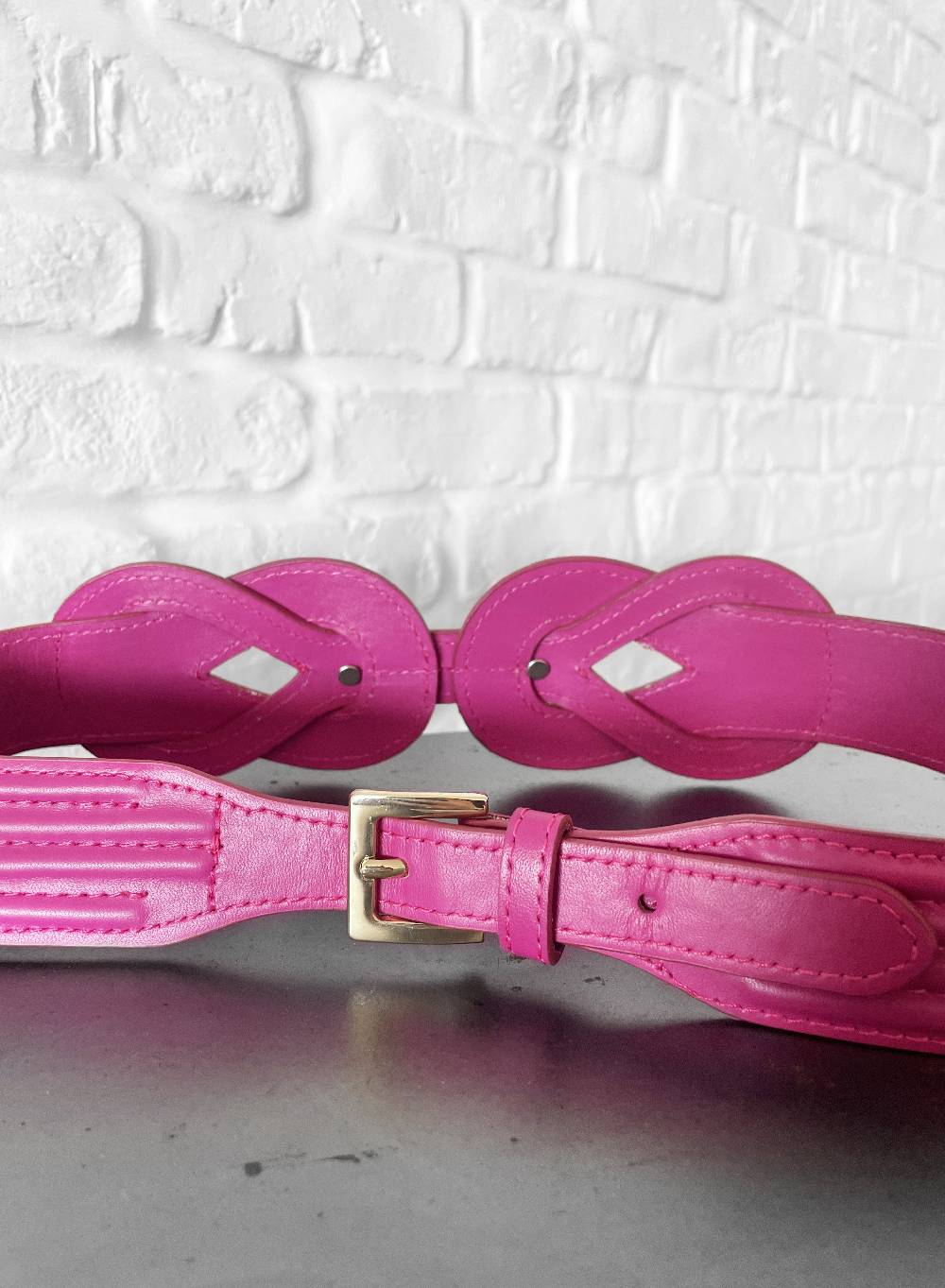 Le Volière Cintura fucsia con targhetta oro In Vendita
