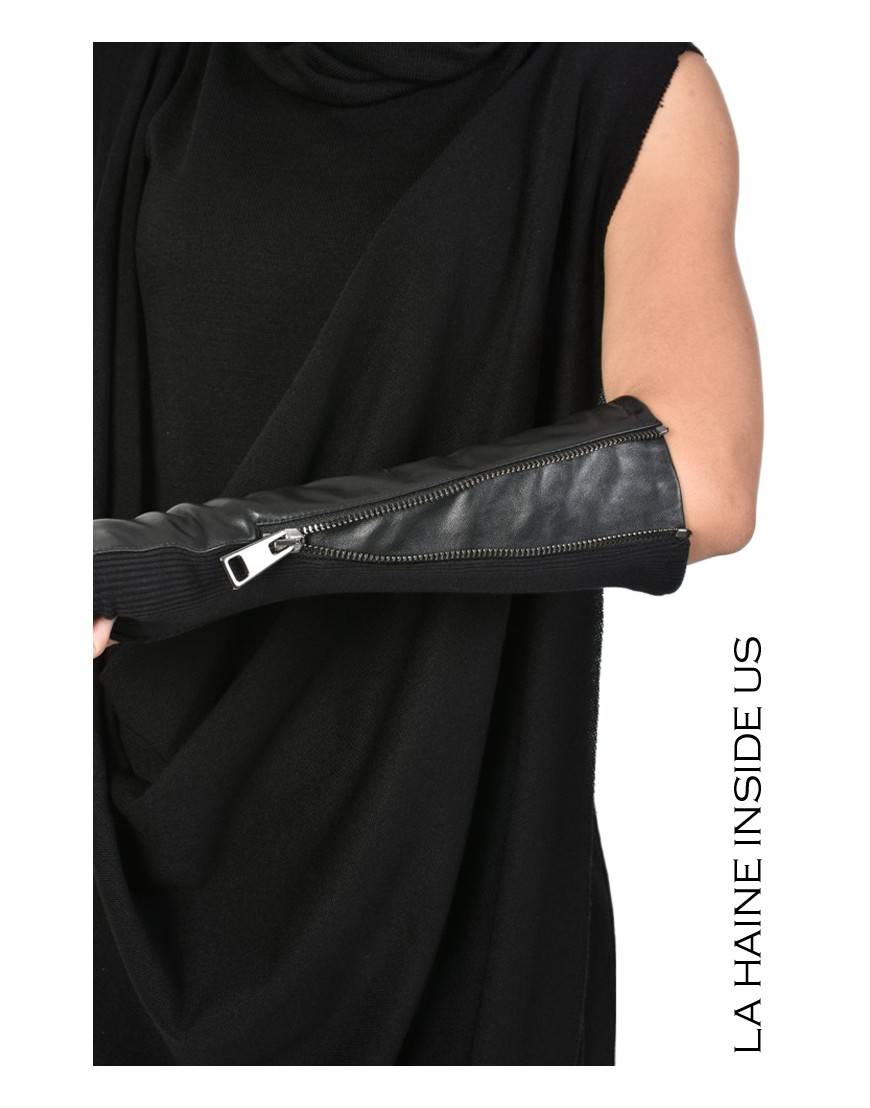 La haine inside us - PERMANENTE - 4B CALLIOPE MANICOTTO Pelle Nero In Vendita