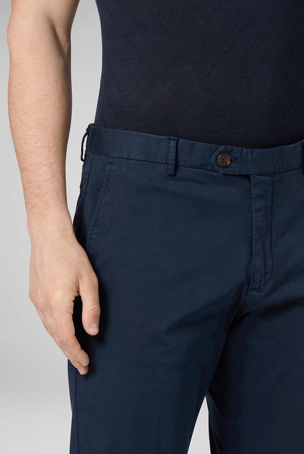 Lab. Pal Zileri Chino in cotone stretch tinto in capo Ultimo giorno