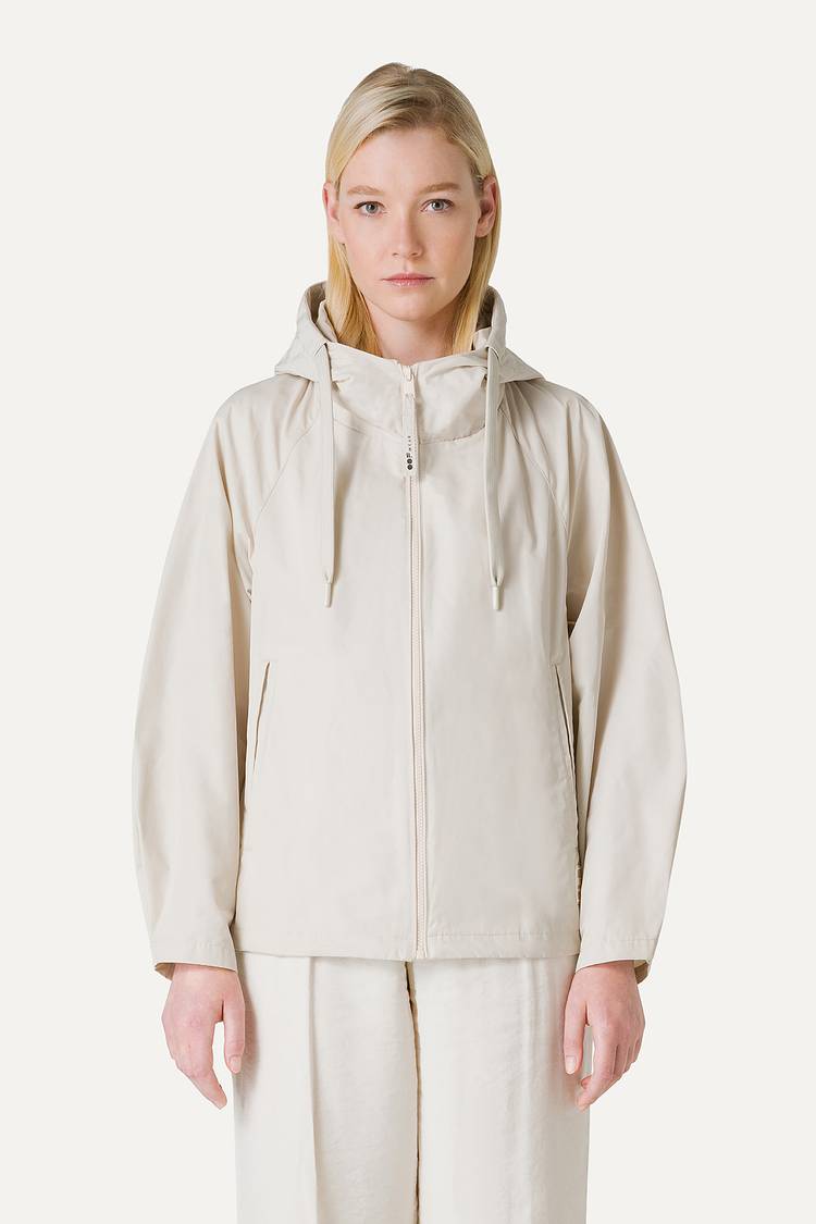 Oof Wear GIACCA CORTA IN NYLON MEMORY CON ARRICIO SULLA SCHIENA 9139 - PANNA Nuovo