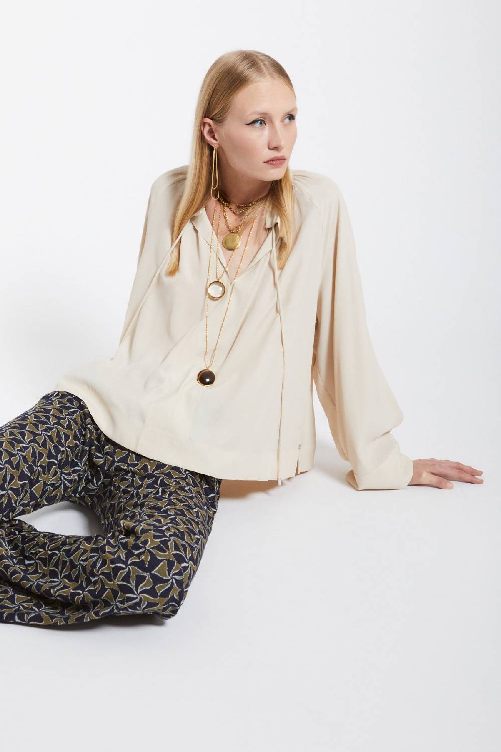 ottod'Ame Silk-blend blouse with drawstring Novità