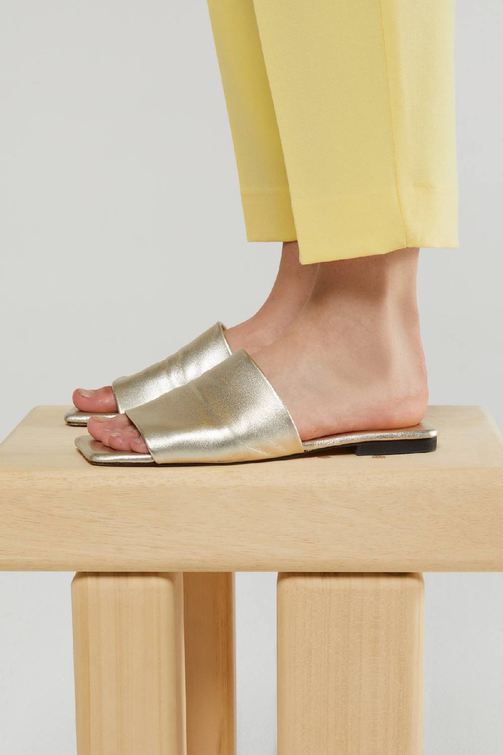ottod'Ame Leather low sandals Acquista Ora