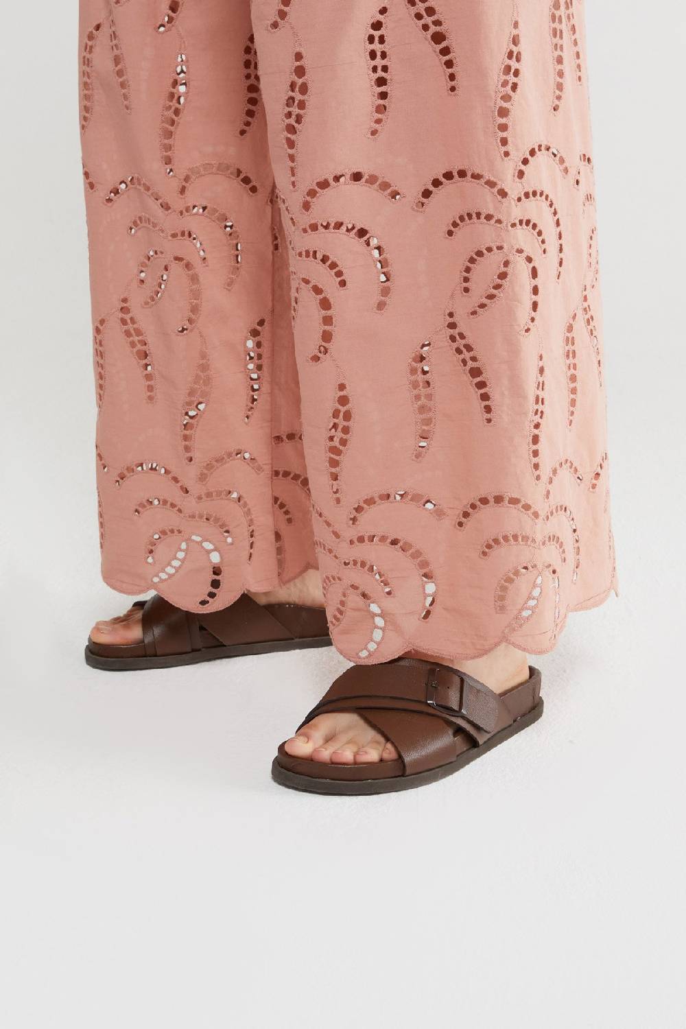 ottod'Ame Broderie anglaise palazzo trousers Affare Del Giorno