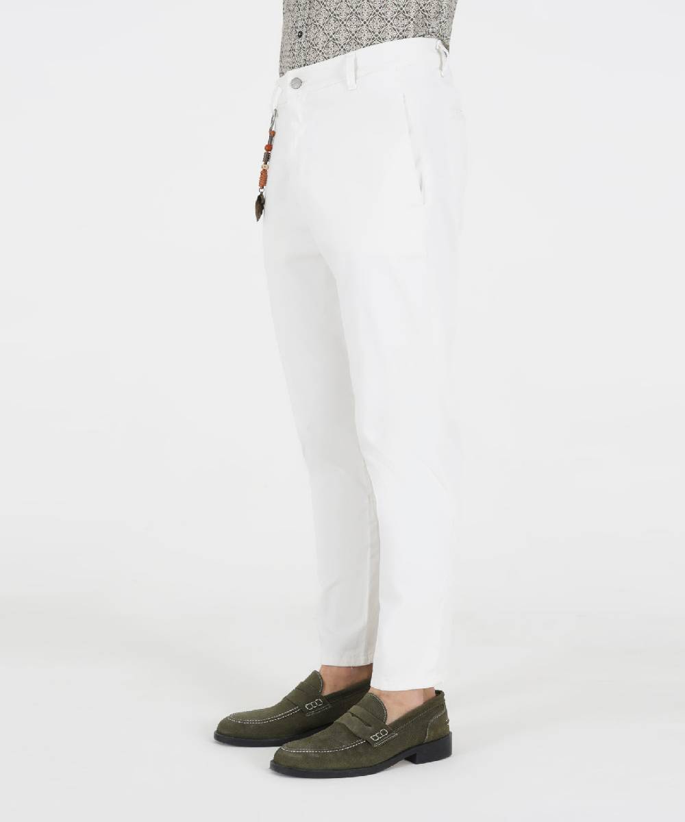 Over D PANTALONE TAPERED FIT TASCHE OBLIQUE NELLA CUCITURA Comprane uno, ottenene uno gratis
