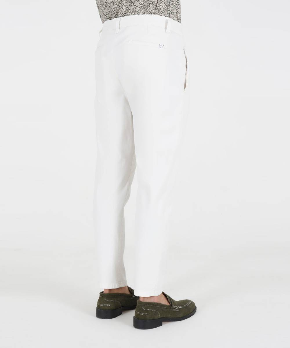 Over D PANTALONE TAPERED FIT TASCHE OBLIQUE NELLA CUCITURA Comprane uno, ottenene uno gratis