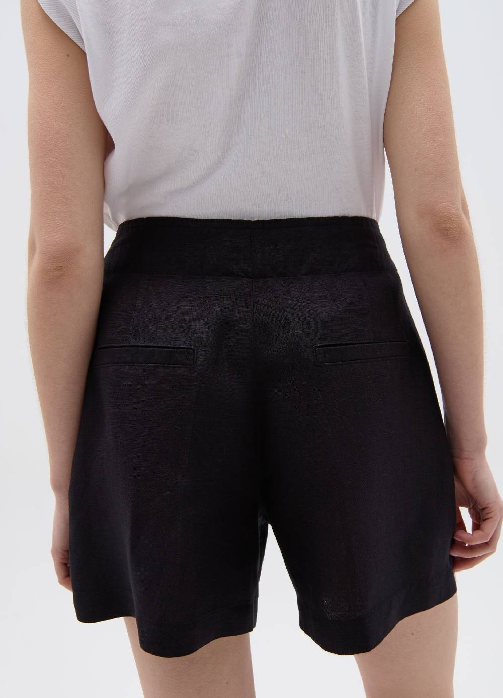 Ovs Shorts in lino e viscosa con pinces Novità