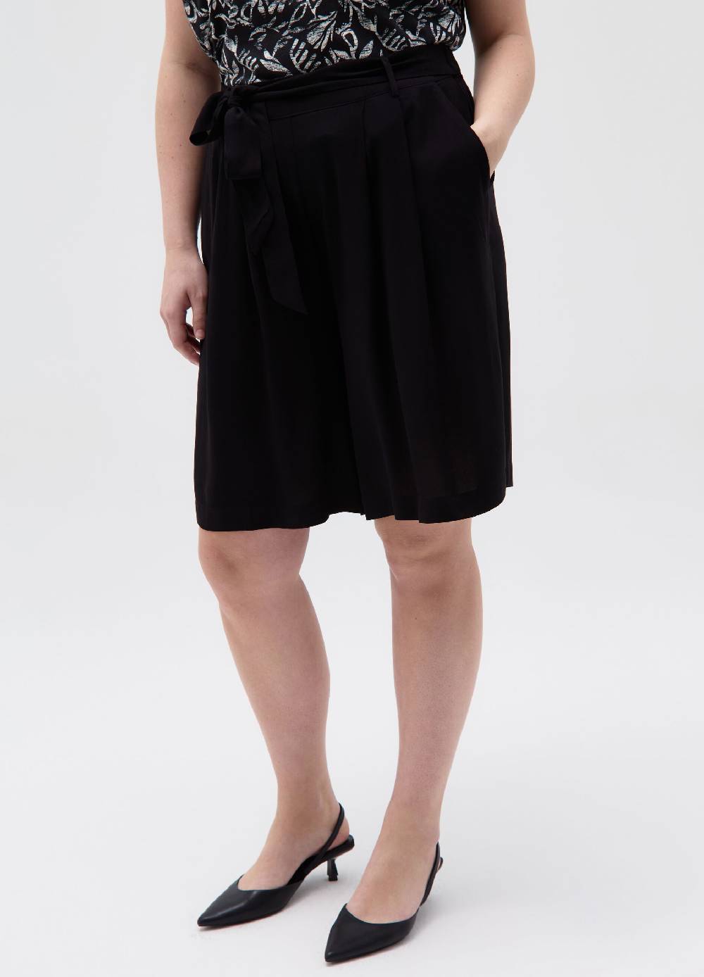 Ovs Bermuda con pinces e cintura Curvy Qualità