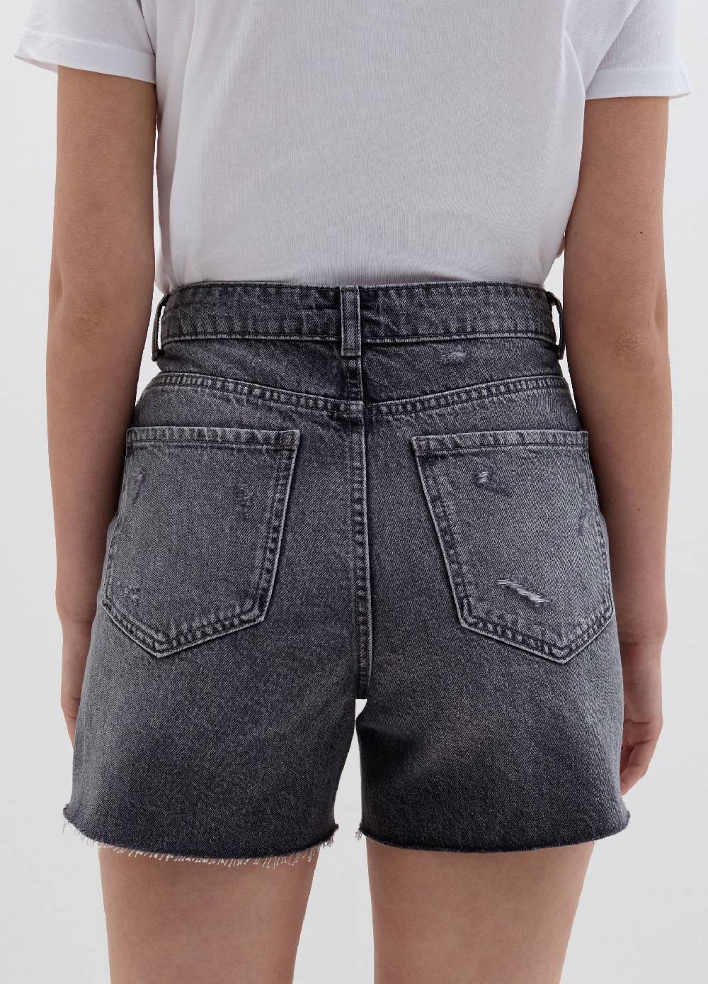 Ovs Shorts mom fit in denim con strappi Italia
