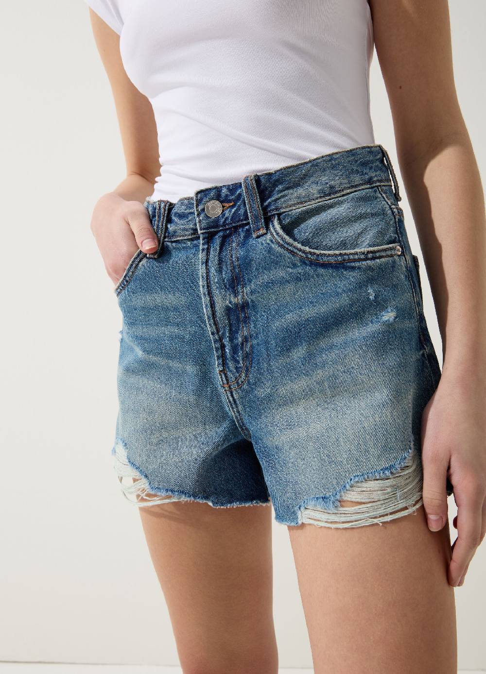 Ovs Shorts in denim con abrasioni Limitato a 3 giorni