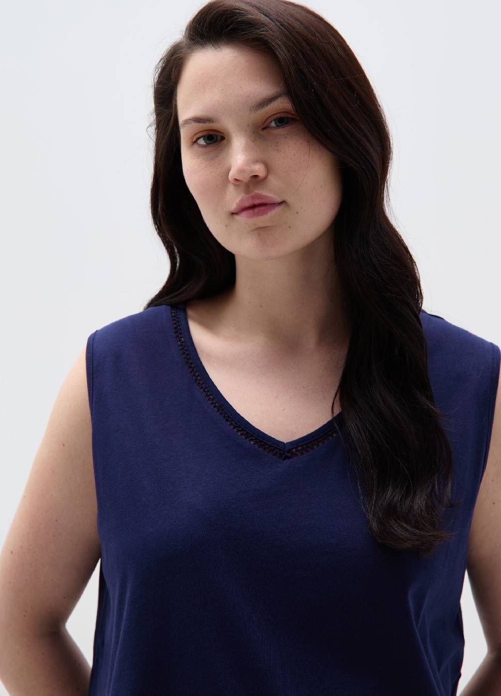 Ovs Tank top Essential con scollo a V Curvy Spedizione gratuita