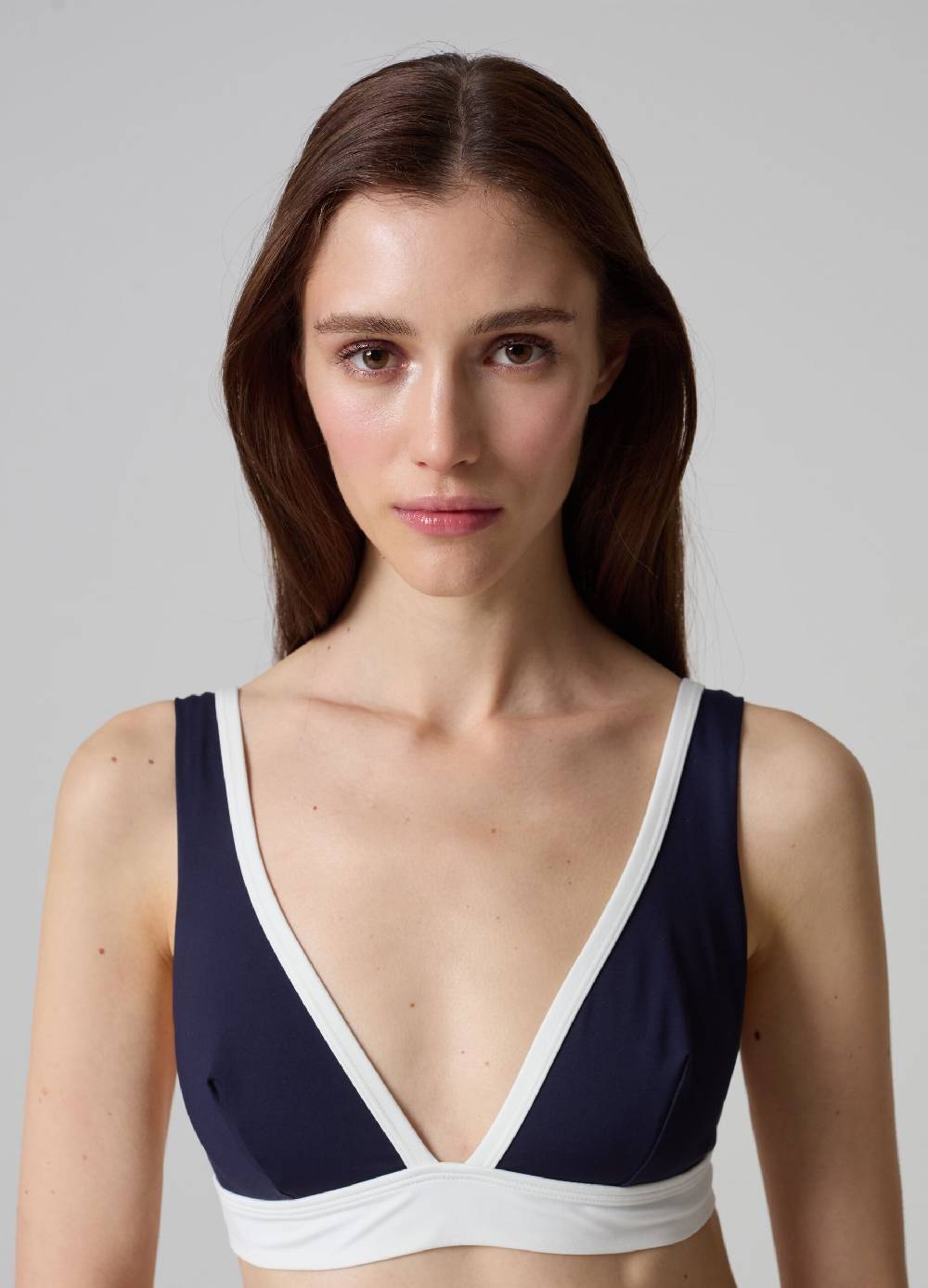 Ovs Top bikini a triangolo con bordi a contrasto Fino al 50% di sconto