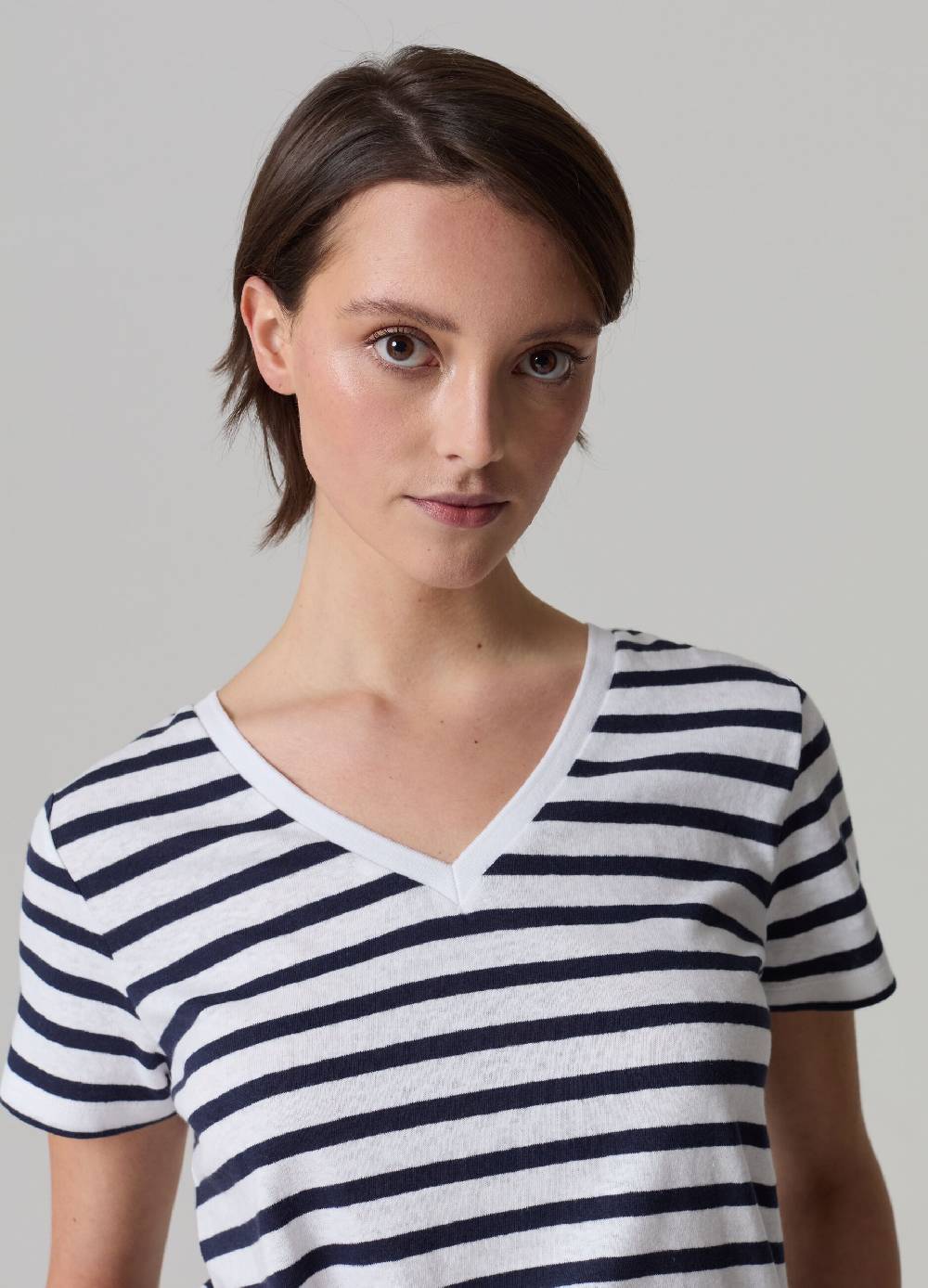 Ovs T-shirt in lino e cotone a righe scollo a V 50% di sconto con spedizione gratuita