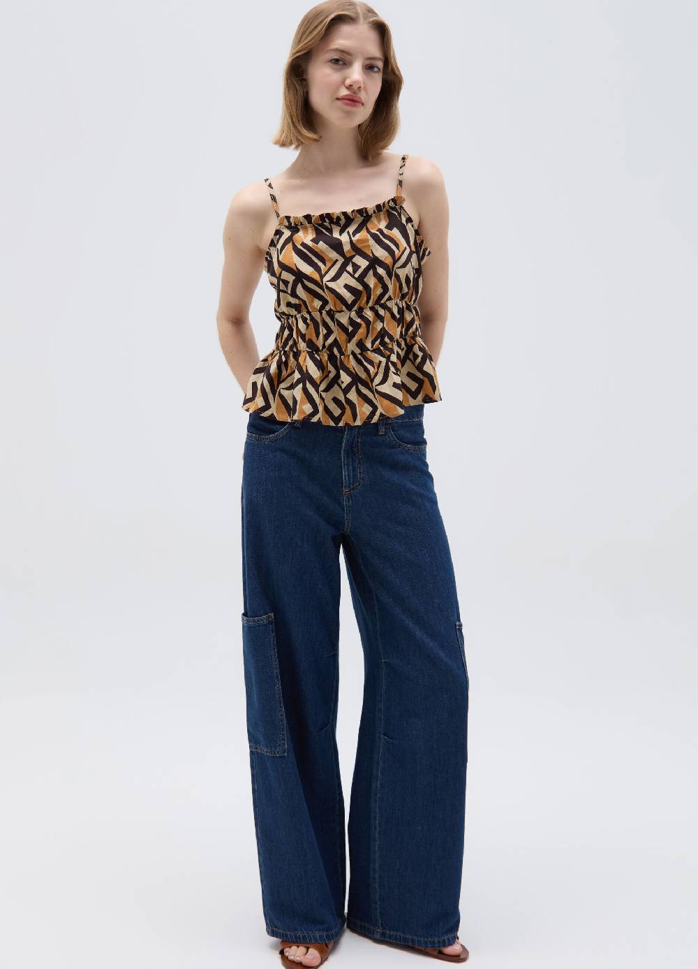 Ovs Top con balza e bottoni Shopping Online