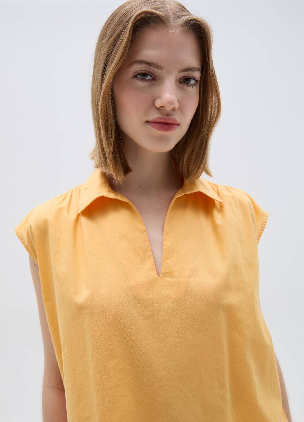 Ovs Blusa smanicata con scollo a polo In Saldo