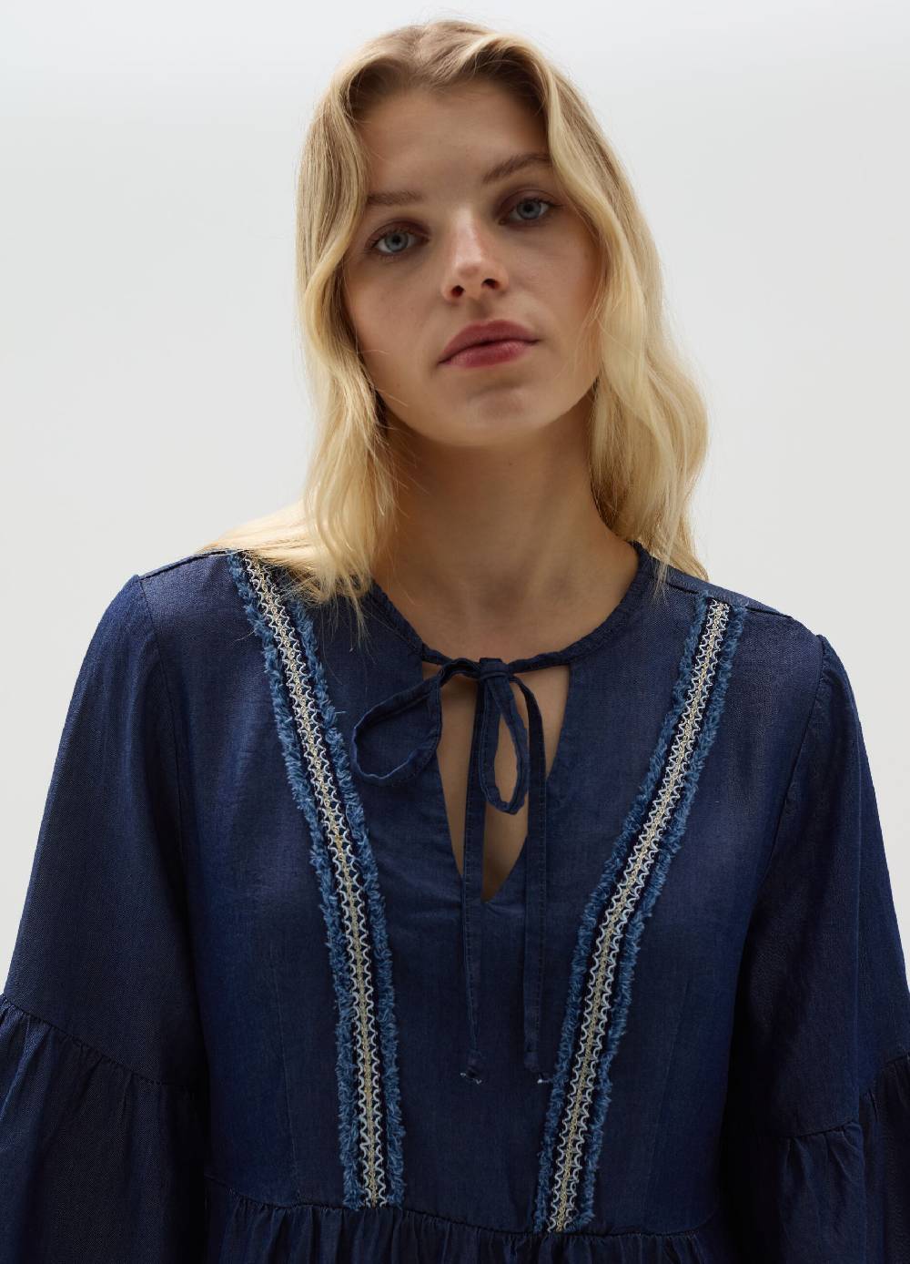 Ovs Vestito corto effetto denim con ricamo Black Friday