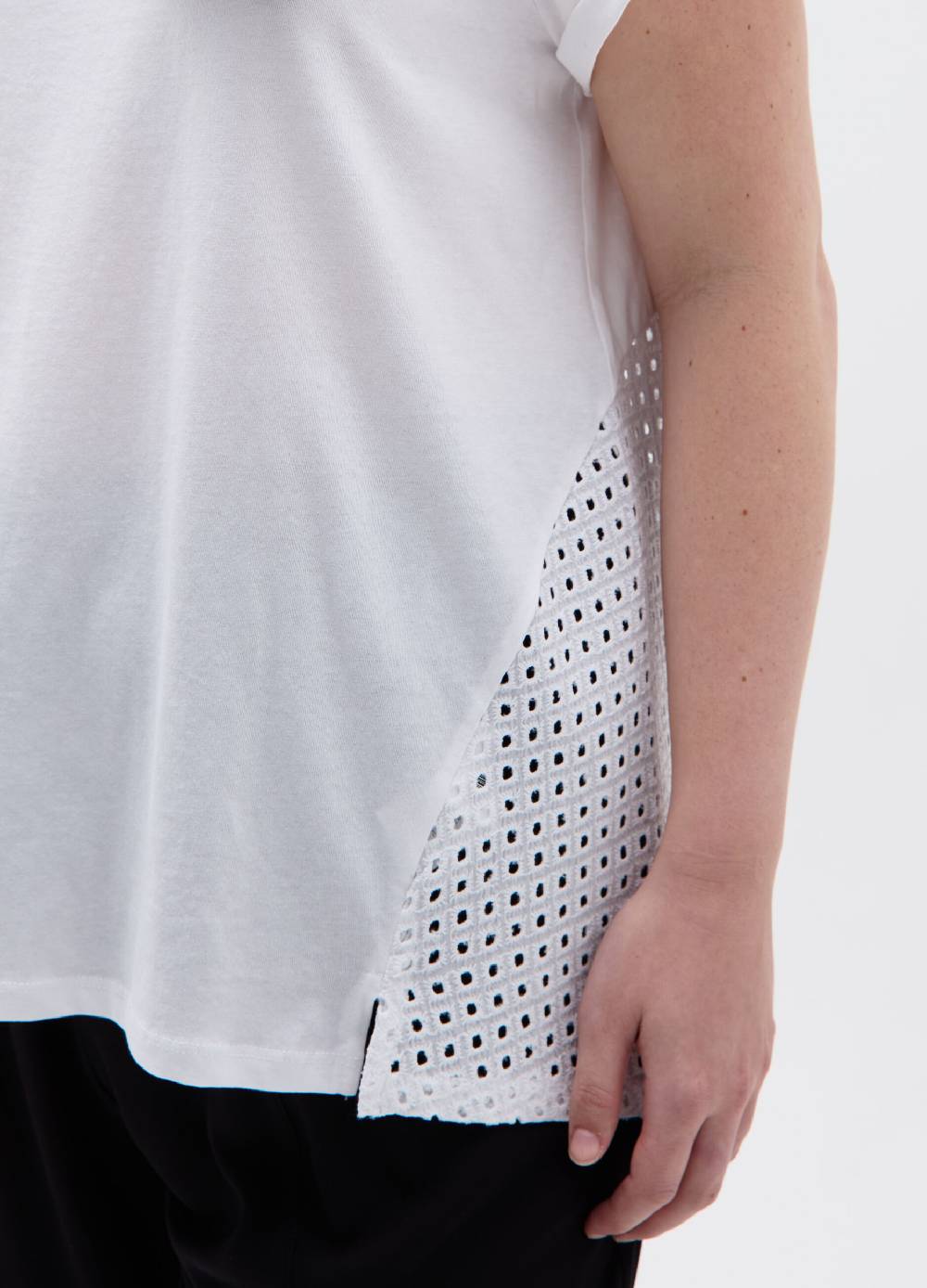 Ovs T-shirt con inserto traforato Curvy Ultimi tre giorni