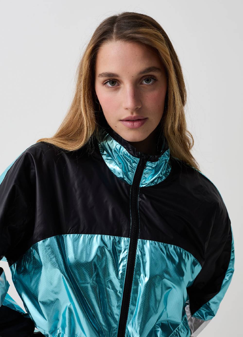 Ovs Giacca crop in nylon effetto metallizzato B.ANGEL X MARE FUORI Offerte