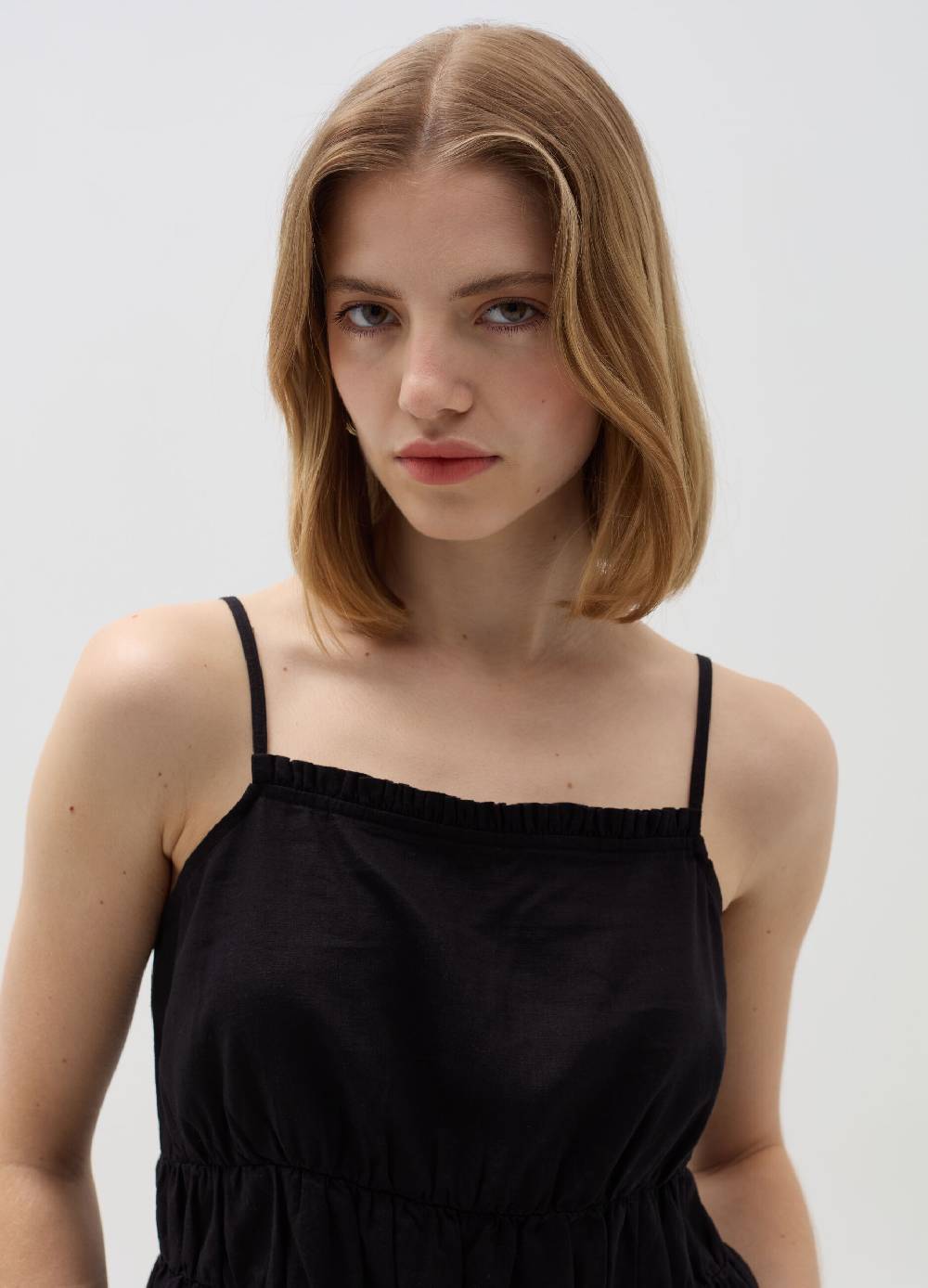 Ovs Top con balza e bottoni Vendita Calda