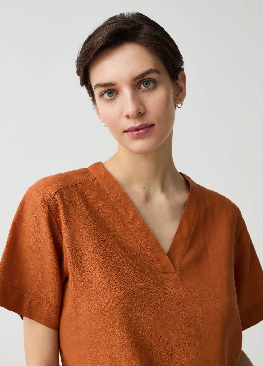 Ovs Blusa in lino e viscosa con scollo a V Offerta natalizia