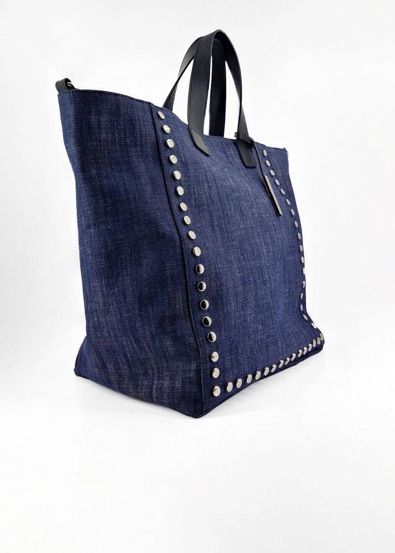 Paola T. Shopper con rivetti e pendente argento In Vendita