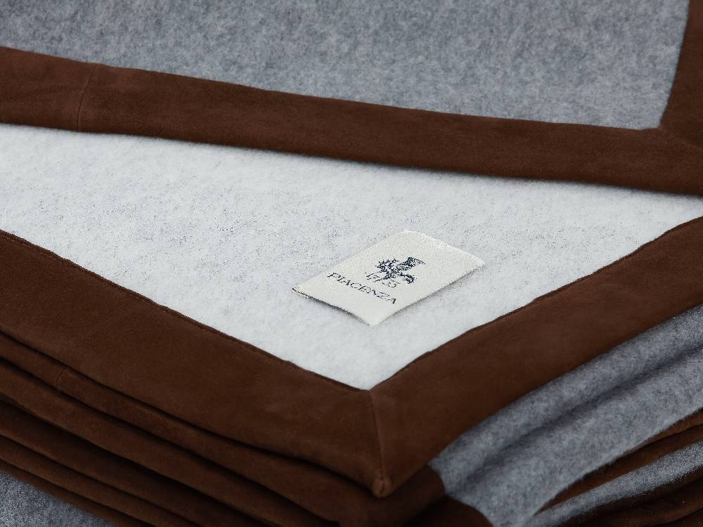 Piacenza 1733 Polluce - Coperta grigia bordata 4 lati Offerte