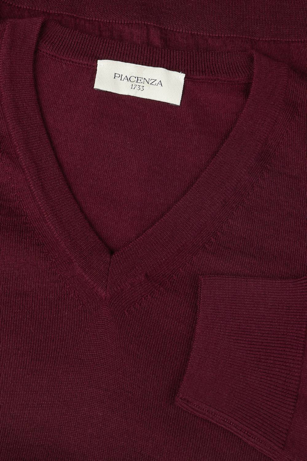 Piacenza 1733 Scollo V lana merino super fine bordeaux Offerta