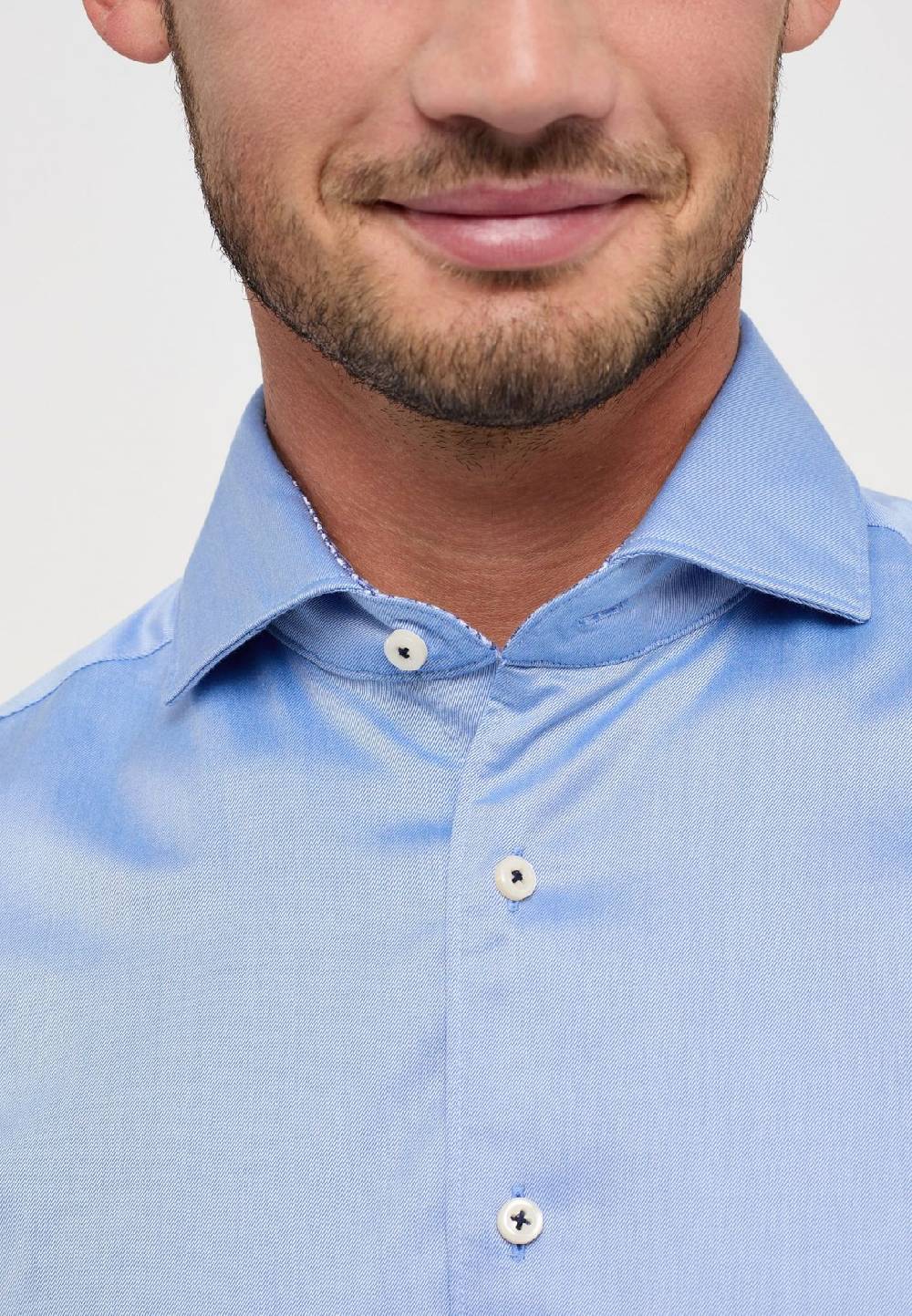 Eterna Camicia celeste eterna slim fit cotone twill interno in contrasto In Linea