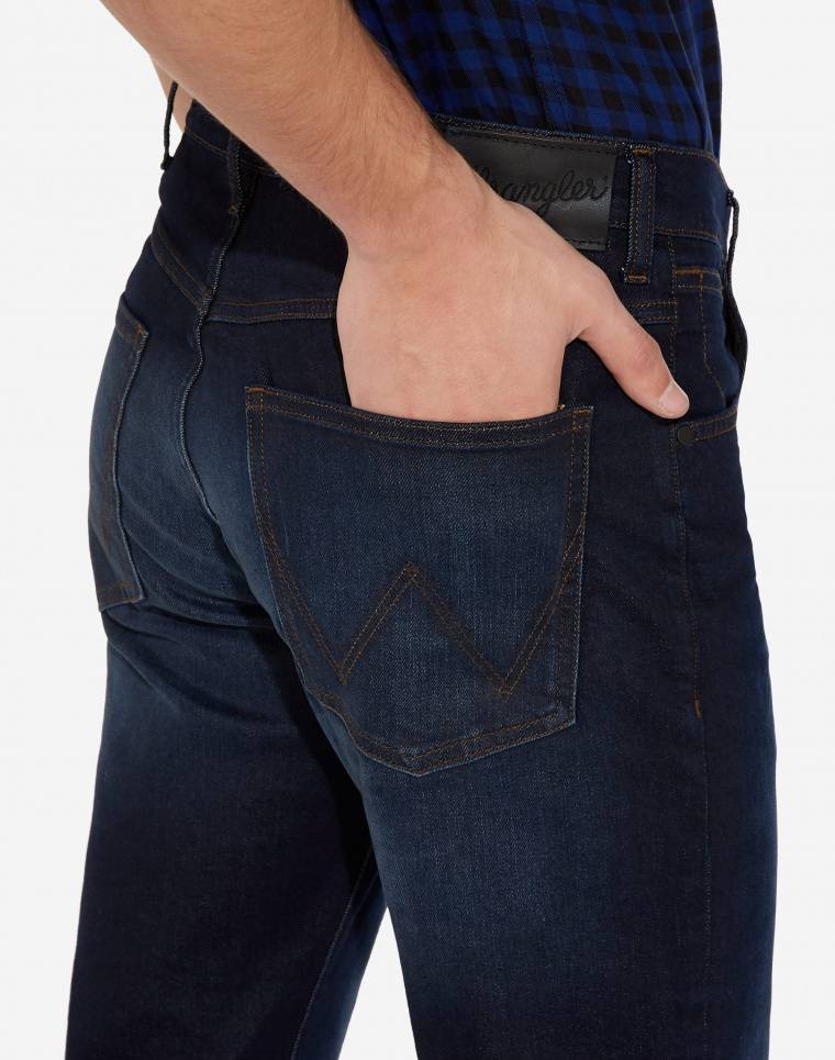 Wrangler Jeans wrangler denim soft luxe a gamba dritta tonalità deep indigo Offerta esclusiva