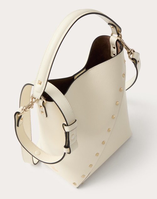 Red Valentino BORSA A SECCHIELLO VALENTINO GARAVANI VALENTINO GARAVANI ROCKSTUD WISPY IN VITELLO Consegna Veloce