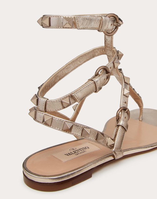 Red Valentino SANDALO INFRADITO BASSO ROCKSTUD METALLIZZATO Offerta esclusiva