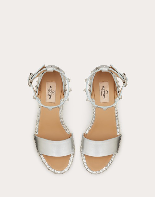 Red Valentino SANDALO ZEPPA ROCKSTUD DOUBLE IN NAPPA LAMINATA 105 MM Offerta
