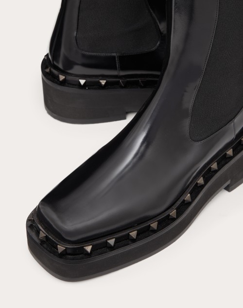 Red Valentino BEATLE ROCKSTUD M-WAY IN VITELLO E BORCHIE IN TONO 50MM Ultimo giorno