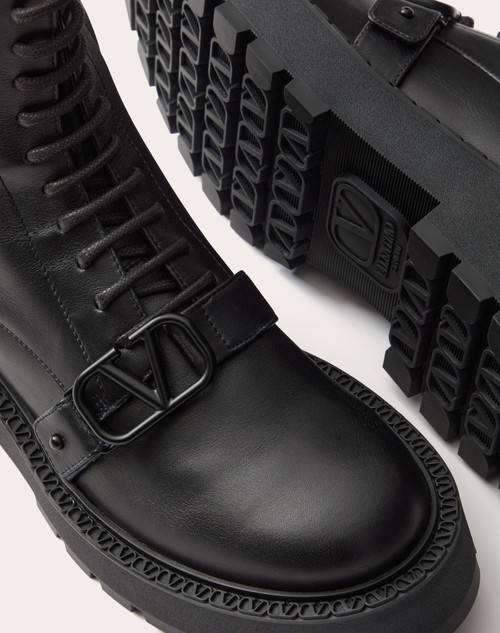 Red Valentino COMBAT BOOT VLOGO SIGNATURE IN VITELLO 45MM Promozione temporanea