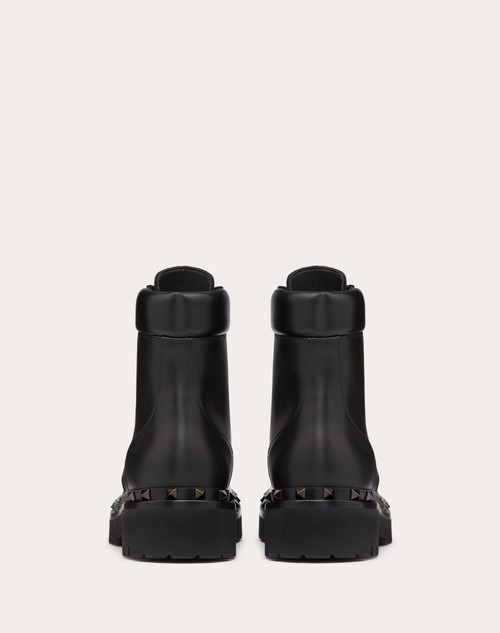 Red Valentino COMBAT BOOT ROCKSTUD IN VITELLO E BORCHIE IN TONO 50MM Fino al 50% di sconto