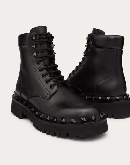 Red Valentino COMBAT BOOT ROCKSTUD IN VITELLO E BORCHIE IN TONO 50MM Fino al 50% di sconto