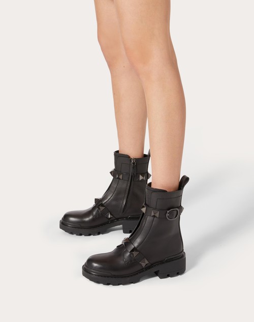 Red Valentino COMBAT BOOT ROMAN STUD IN VITELLO E BORCHIE IN TONO 40MM Fino al 55% di sconto