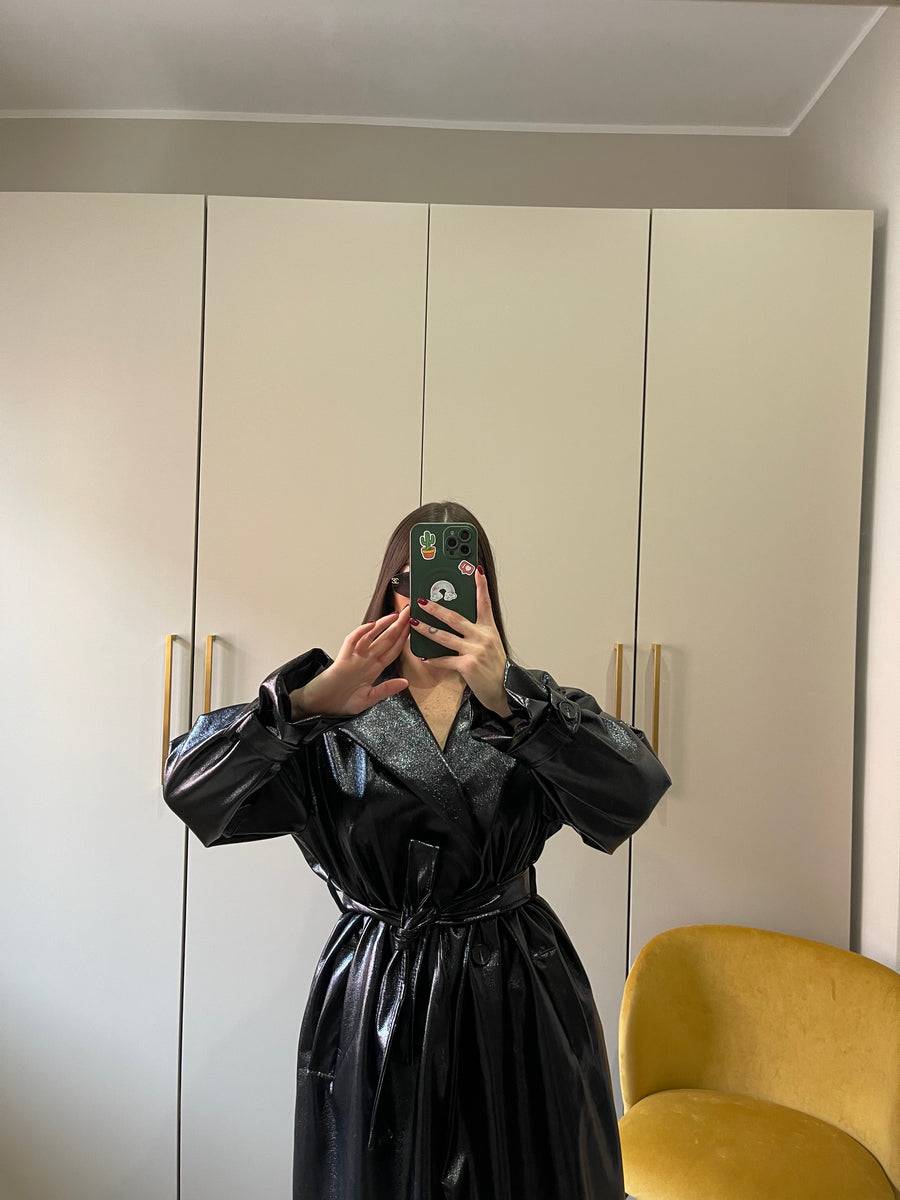 Lovely Sisters Trench in vinile nero Shopping Online