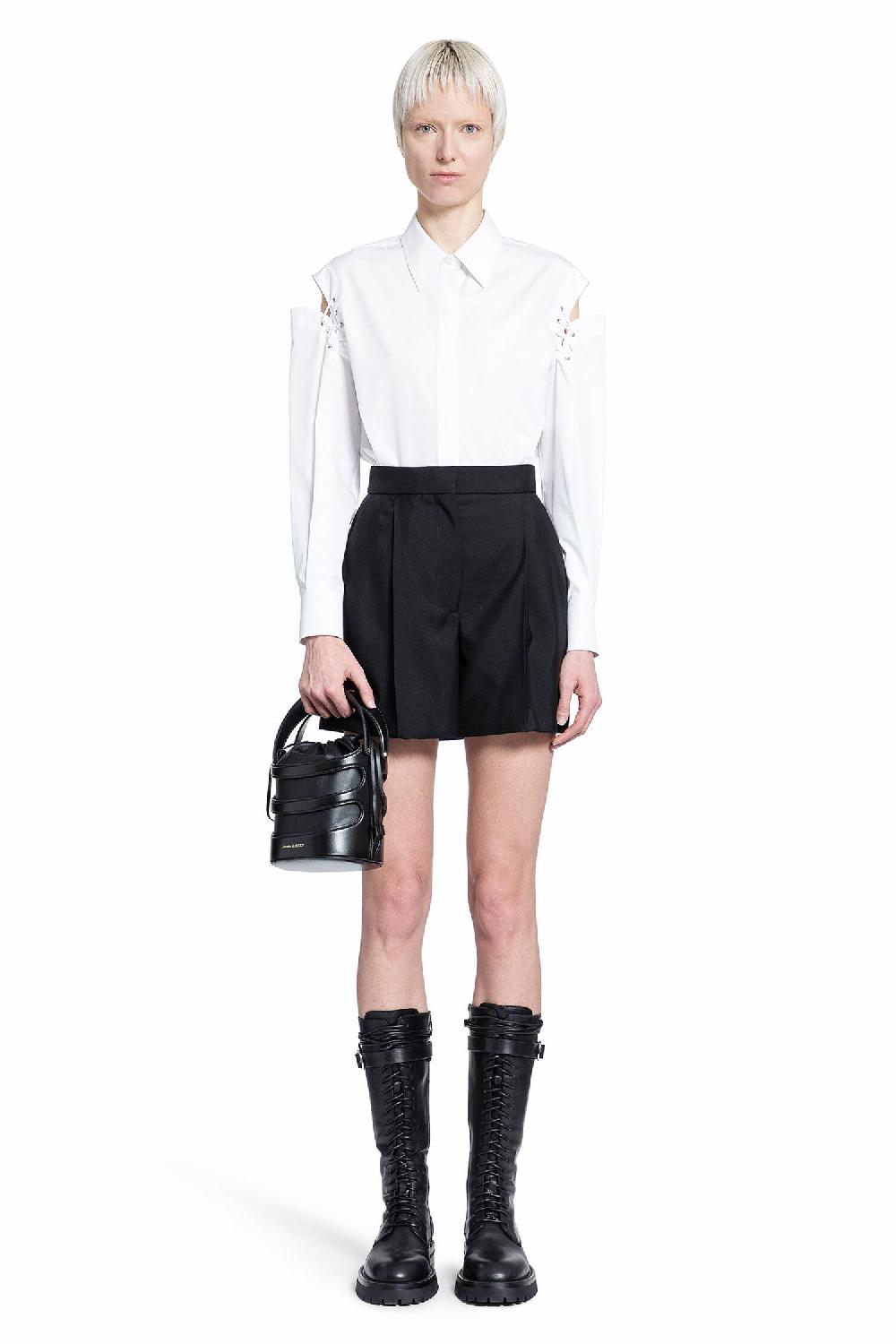 Antonioli ALEXANDER MCQUEEN WOMAN BLACK SHORTS In vendita