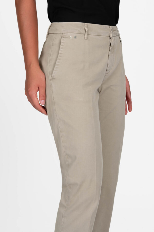 Sartoria Tramarossa PANTALONE ADELE SLIM IN COTONE BEIGE In Saldo