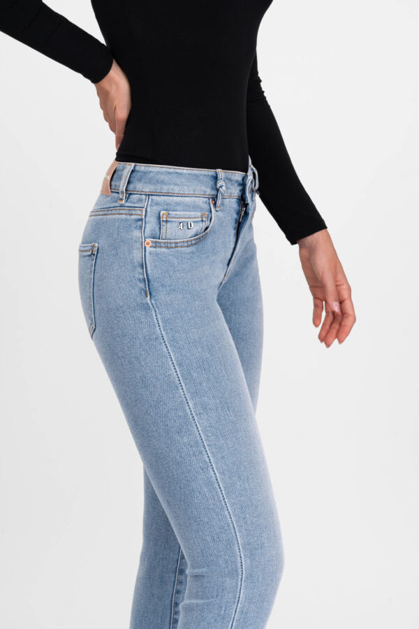 Sartoria Tramarossa JEANS GRETA BOOTCUT IN DENIM BLU MEDIO 2025