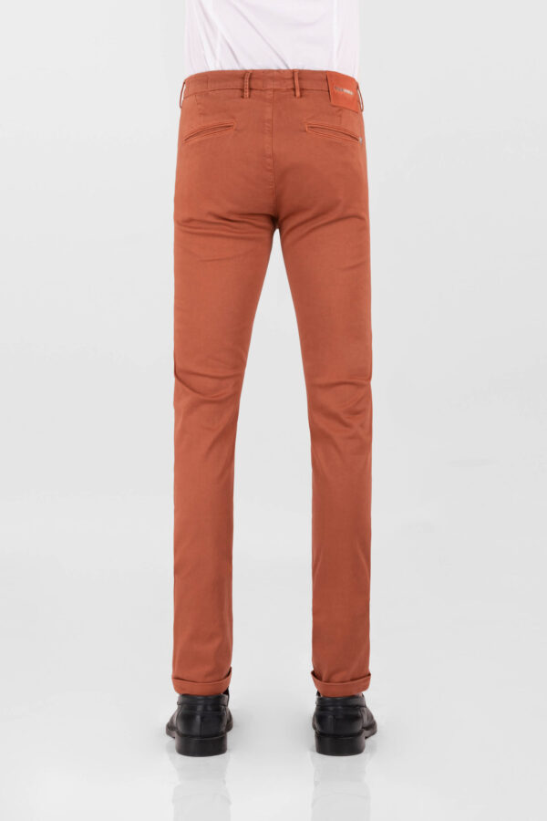 Sartoria Tramarossa PANTALONE LUIS SLIM IN GABARDINA LEGGERA DI COTONE STRETCH ARANCIONE Vendita Economica