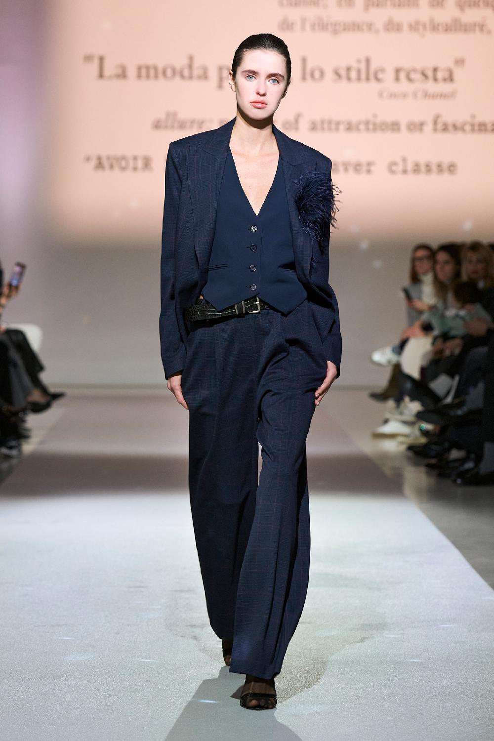 Soallure GILET BASIC IN CREPE Acquista Ora