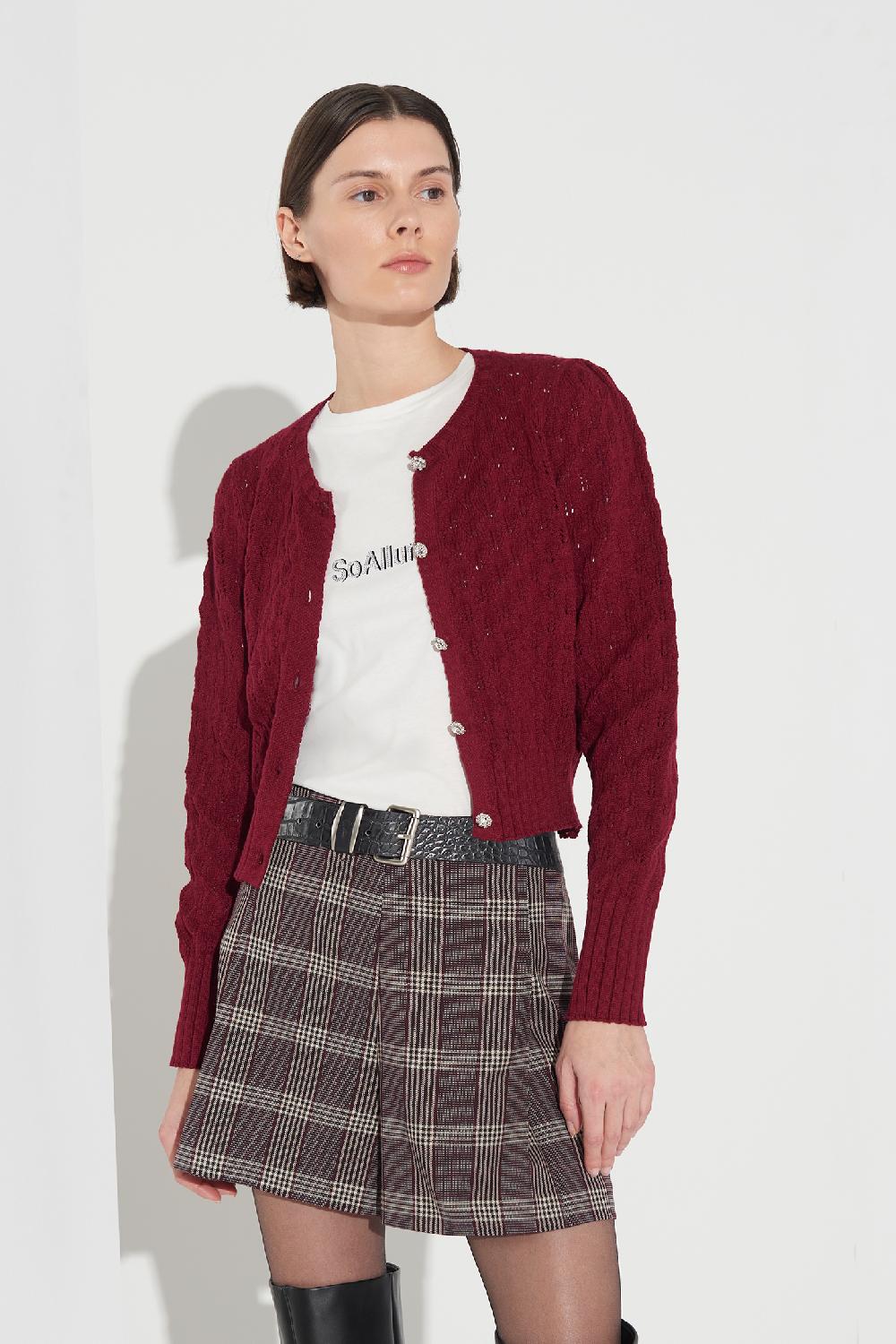 Soallure CROCHETED ROUND NECK CARDIGAN Moda