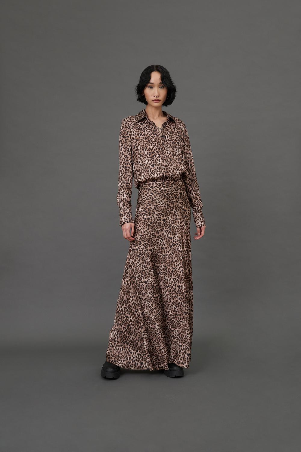 Soallure CAMICIA CON COLLETTO IN RASO FANTASIA LEOPARDATA Soddisfazione Garantita