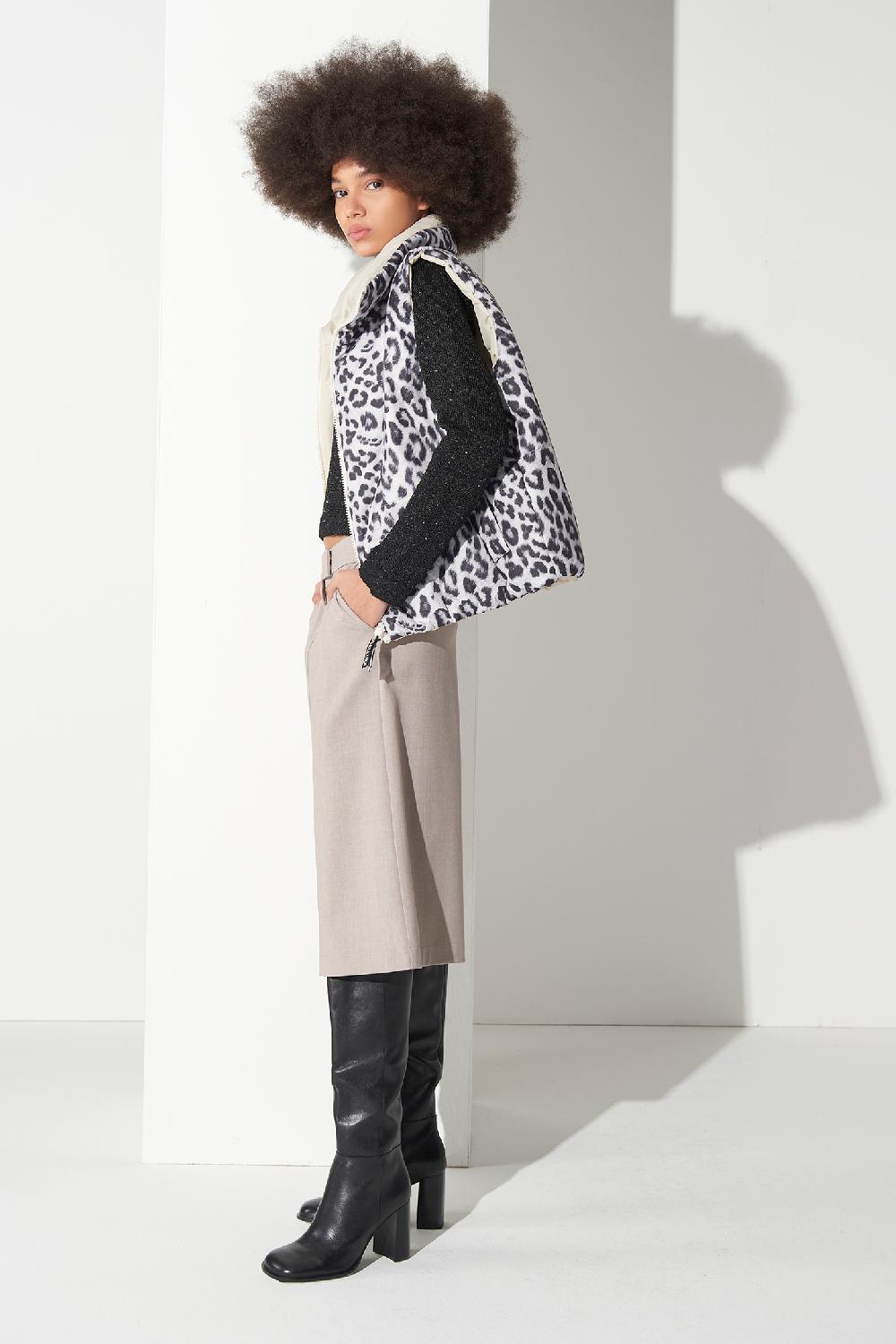 Soallure PIUMINO GILET CON STAMPA LEOPARDATA Sconto