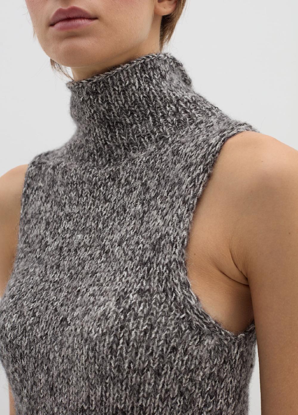 Stefanel Tank top a collo alto effetto mouline Offerta