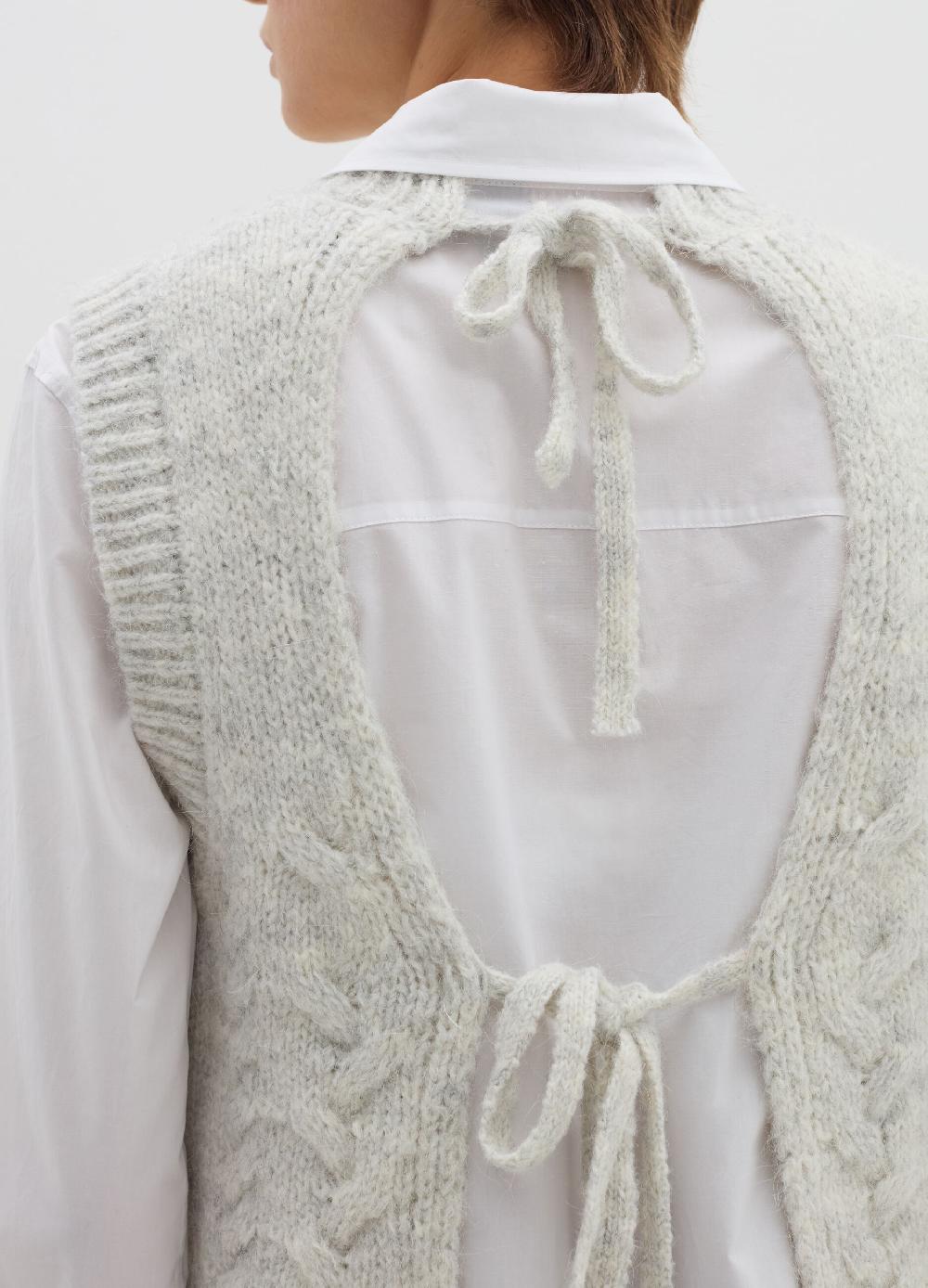 Stefanel Gilet chiuso con laccetti Saldi