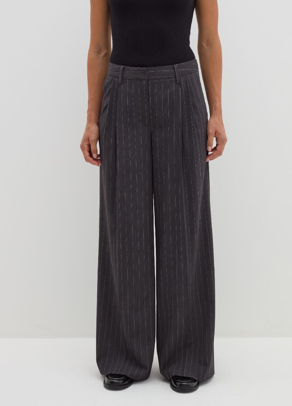 Stefanel Pantalone slouchy fit con pinces Qualità Garantita